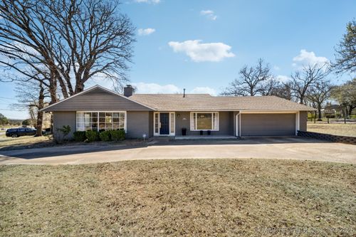1401 Woodland Dr, Okmulgee, OK, 74447-6938 | Card Image