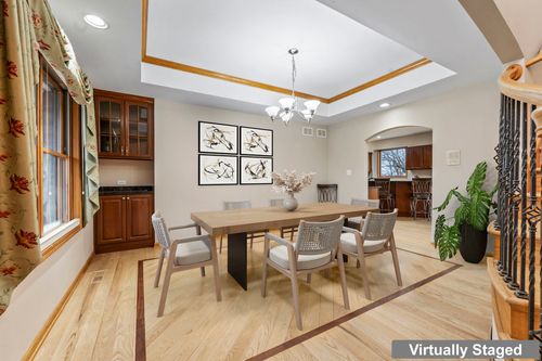 9N954 Heatherington Pl, Elgin, IL, 60124-8351 | Card Image