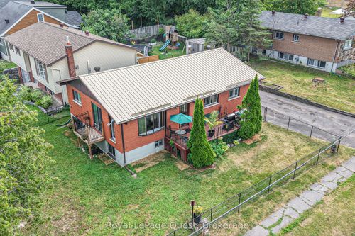 129 Simcoe St, Orillia, ON, L3V1G8 | Card Image
