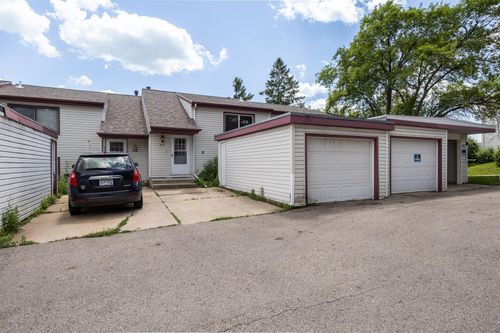 929 40th St Nw, Rochester, MN, 55901-4273 | Card Image