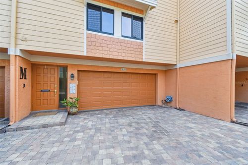 531 Sandy Hook Rd, TREASURE ISLAND, FL, 33706-1212 | Card Image