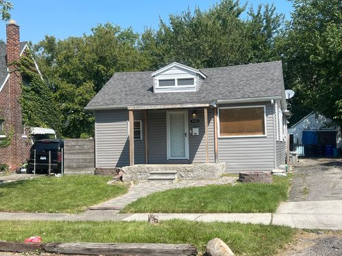 5522 Ashley St, Detroit, MI, 48236-2208 | Card Image