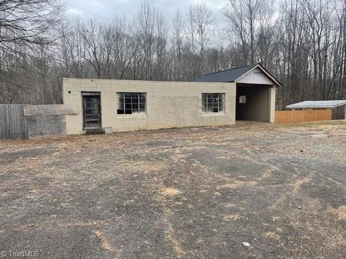 1251 Baux Mountain Rd, Germanton, NC, 27019-8205 | Card Image