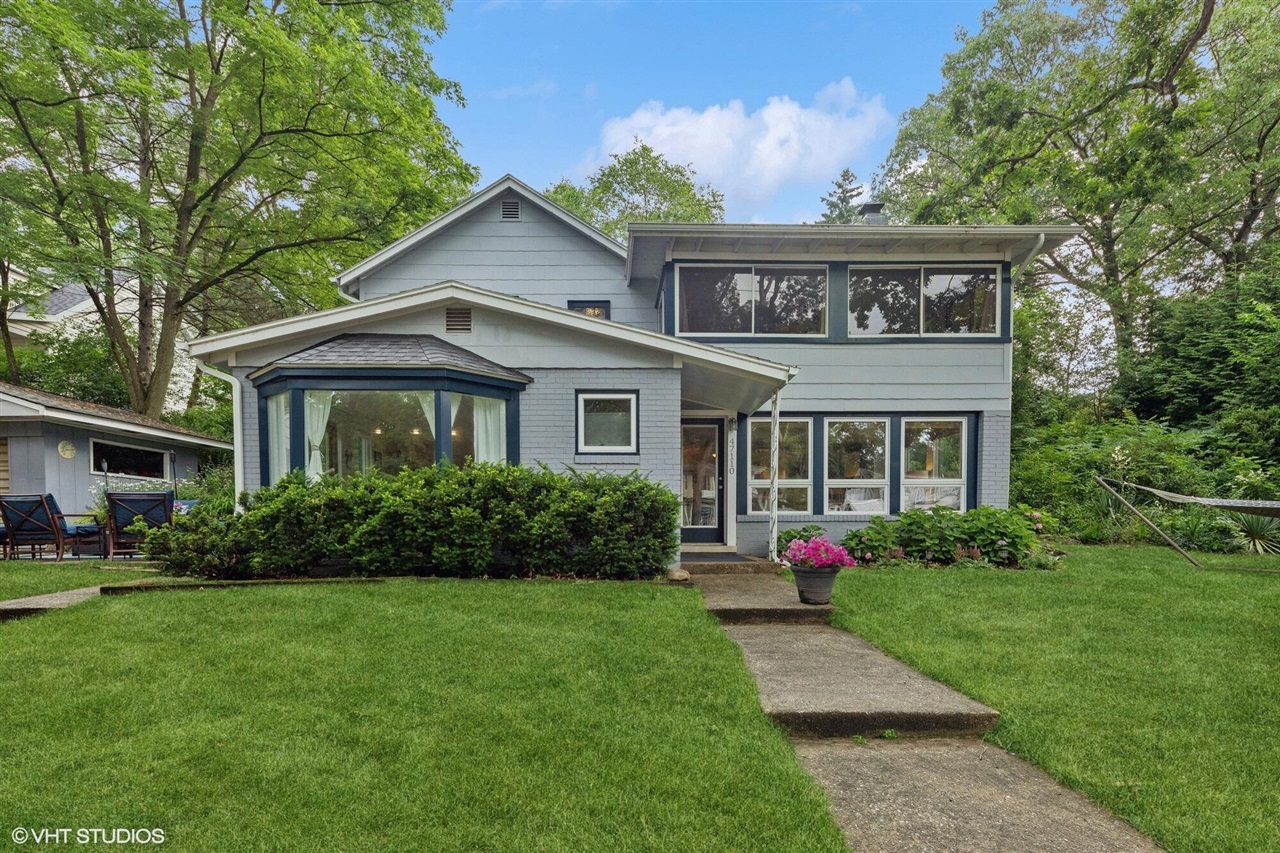 Maple Ave, New Buffalo, MI 49117