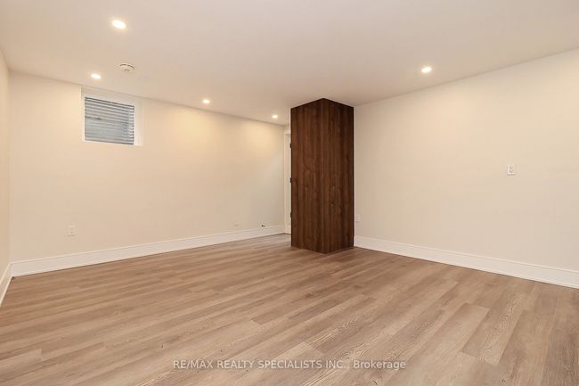 1046 Roosevelt Rd, House attached with 5 bedrooms, 6 bathrooms and 2 parking in Mississauga ON | Image 32