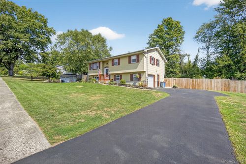 205 Oriole Dr, Montgomery, NY, 12549-1720 | Card Image