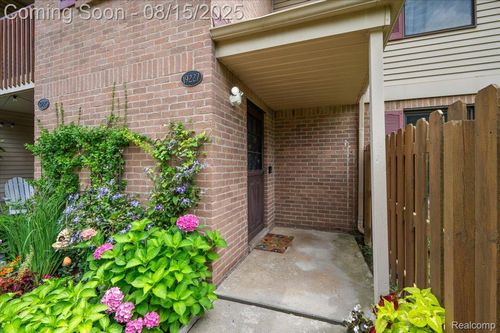 19227 Surrey Ln, Northville, MI, 48167-3140 | Card Image