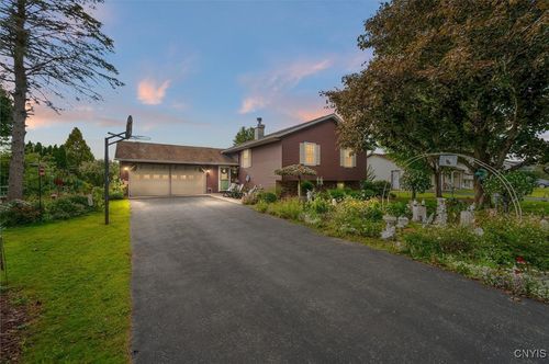 7989 Northwood Dr, Rome, NY, 13440-2033 | Card Image