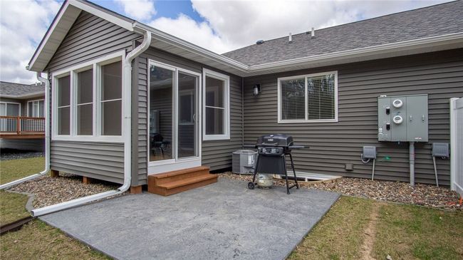 1323 Juniper Pl, House other with 2 bedrooms, 3 bathrooms and null parking in Eau Claire WI | Image 6