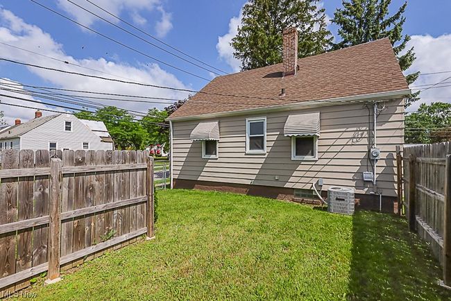 19800 Libby Rd, House other with 3 bedrooms, 2 bathrooms and null parking in Maple Heights OH | Image 26