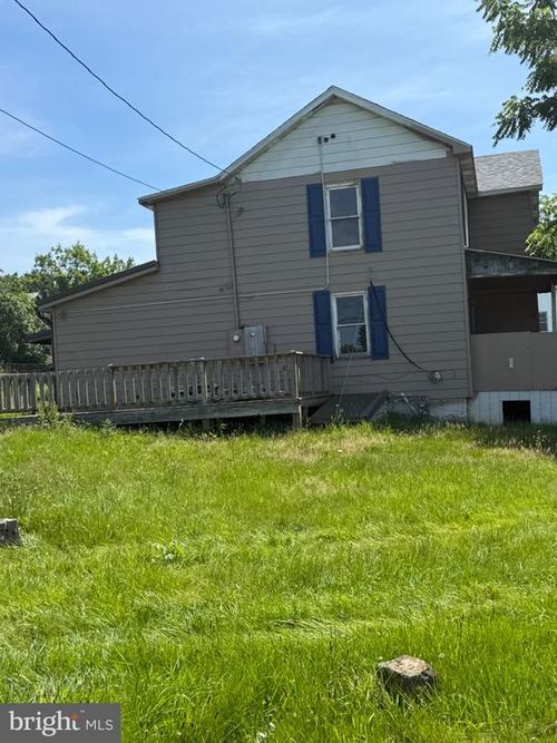 102 Roanoke Ave, OAKLAND, MD, 21550-2613 | Card Image