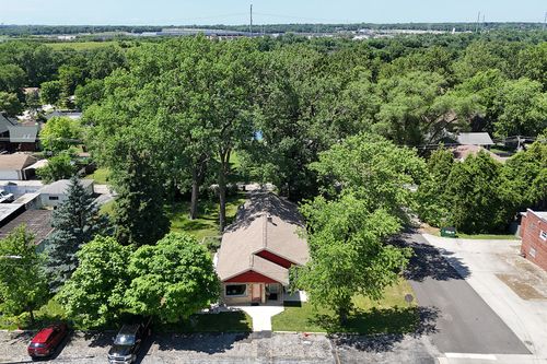8420 Archer Ave, Willow Springs, IL, 60480-1371 | Card Image