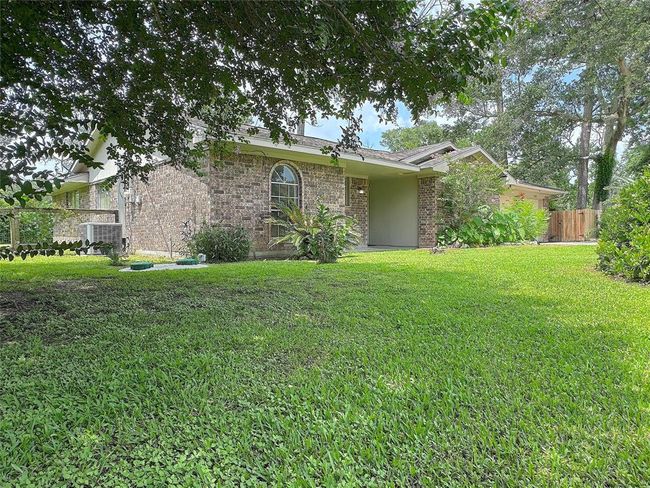 Front left side of home. | Image 17