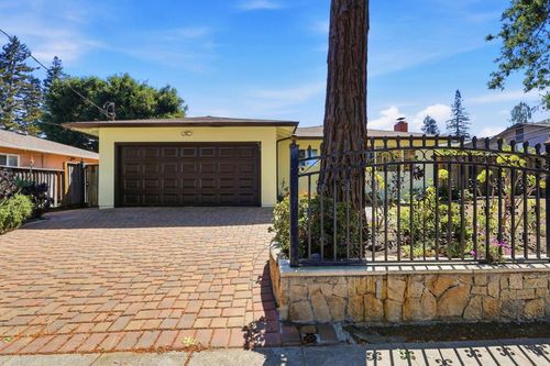 491 S Rengstorff Ave, Mountain View, CA, 94040-1922 | Card Image