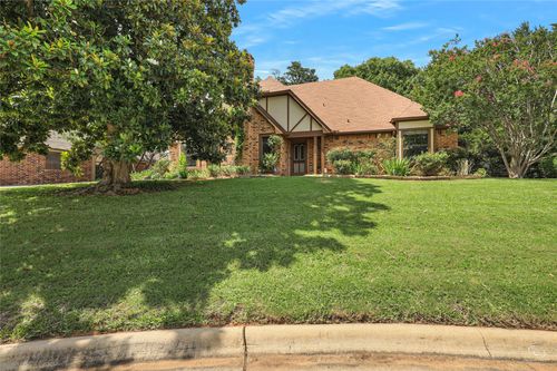 1908 Highland Park Cir, Denton, TX, 76205-6932 | Card Image