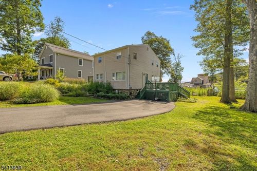19 W River Styx Rd, Hopatcong, NJ, 07843-1828 | Card Image