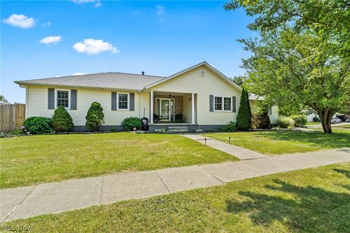 325 Fieldstone Ct, Wellington, OH, 44090-1191 | Card Image