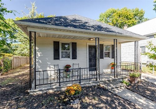 107 Crescent View Ave, Riverside, RI, 02915-2857 | Card Image