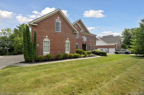 15908 Crystal Downs E, Northville, MI, 48168-8481 | Card Image