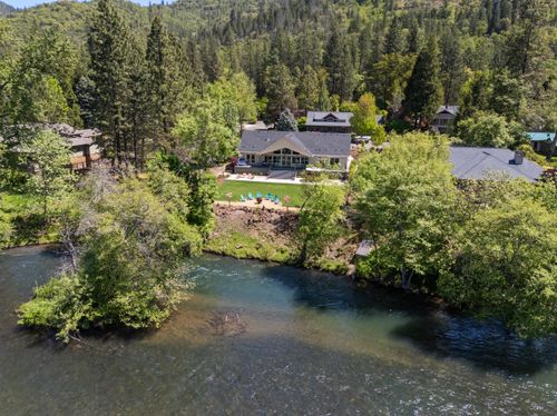 1060 Anglers Pl, Shady Cove, OR, 97539-7704 | Card Image