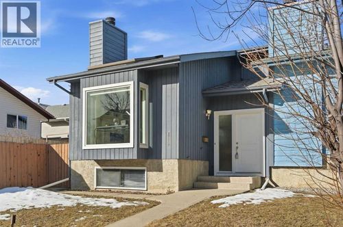 11219 27 St Sw, Calgary, AB, T2W2Z5 | Card Image