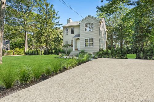 13 Shore Rd, Southampton, NY, 11968-1905 | Card Image