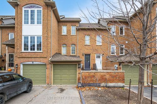 6-12 Larissa Crt, Vaughan, ON, L6A2K8 | Card Image