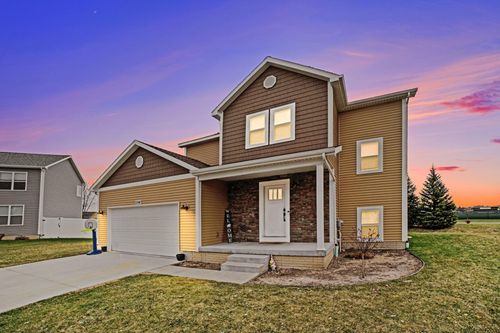 1541 Batson Dr, Mount Pleasant, MI, 48858-3911 | Card Image