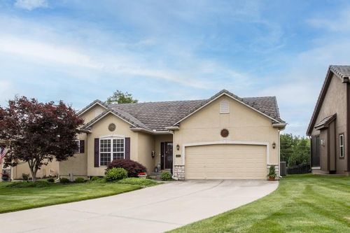 3845 Nw Cimarron St, Lee's Summit, MO, 64064-2050 | Card Image