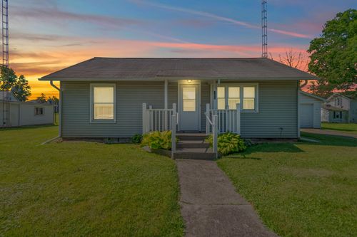 105 Hillsdale St, Waldron, MI, 49288-9806 | Card Image