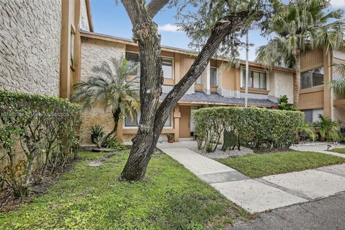 247 Wimbledon Lake Dr, Plantation, FL, 33324-2445 | Card Image