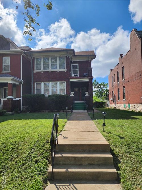 4450 Holly Ave, Saint Louis, MO, 63115-3112 | Card Image