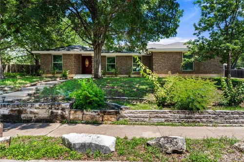 2408 Shiloh Dr, Austin, TX, 78745-6935 | Card Image