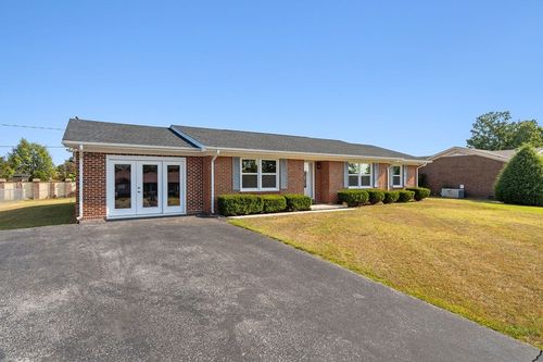 210 Gillen Dr, Sparta, TN, 38583-1404 | Card Image