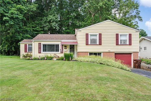 4220 Mill Trace Rd, Youngstown, OH, 44511-3767 | Card Image