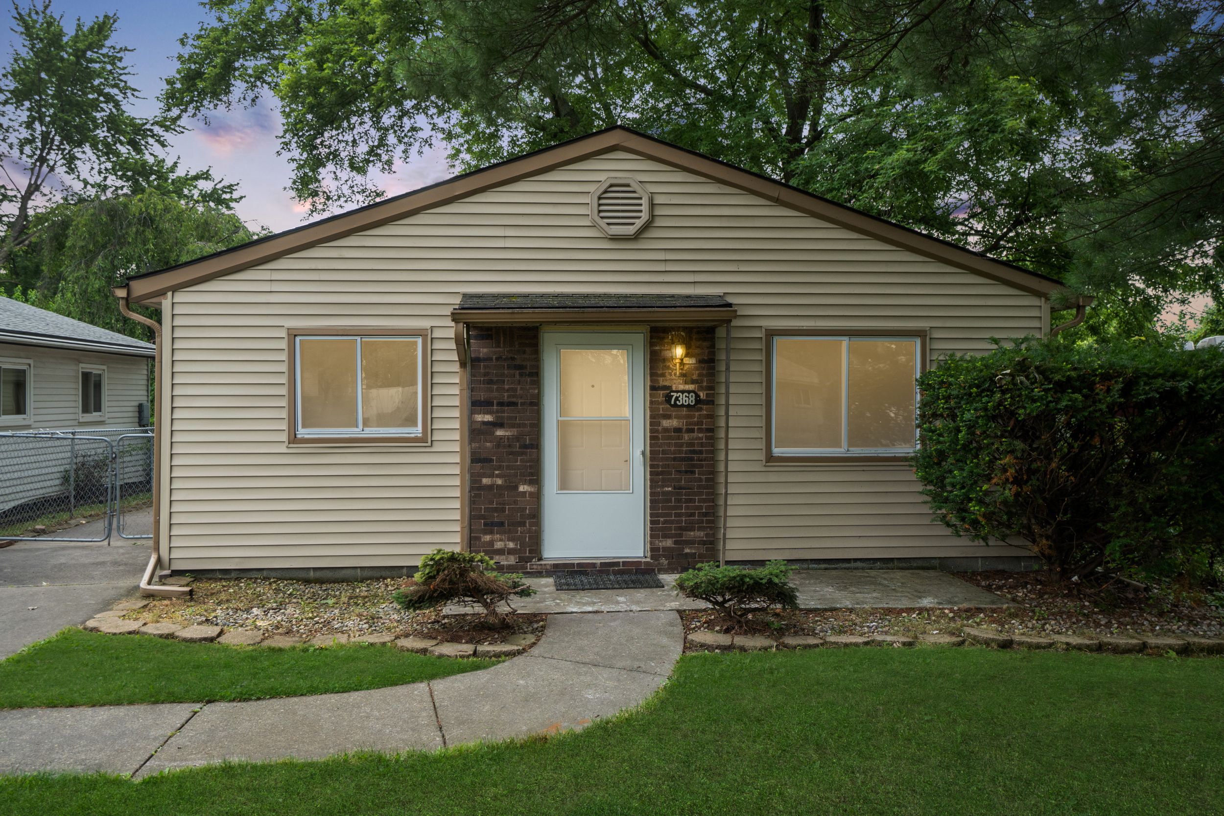 Cavell St, Westland, MI 48185