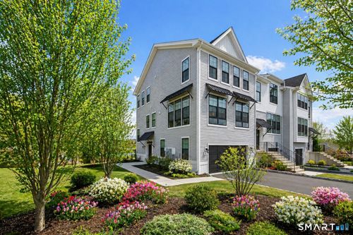 5 Brentwood Cir, Danbury, CT, 06810-1518 | Card Image