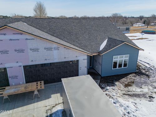 119 3rd St, Riverdale, ND, 58565-7704 | Card Image