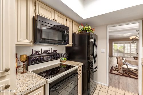 6735 N 16th Pl, Phoenix, AZ, 85016-1051 | Card Image