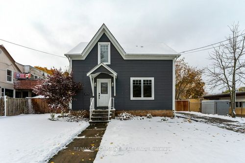 {{alt}} | Card Image