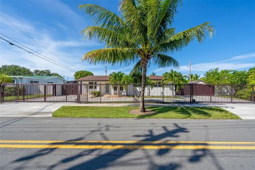 3501 Fairfax Dr, Fort Lauderdale, FL, 33312-3663 | Card Image