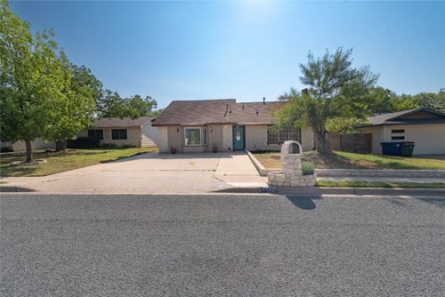 7321 Shadywood Dr, Austin, TX, 78745-6485 | Card Image