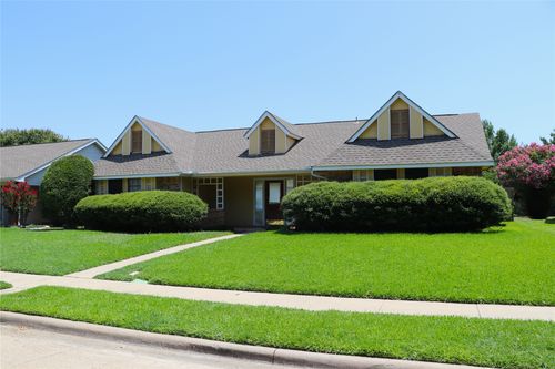 202 Creekside Lane, Dallas, TX, 75019 | Card Image