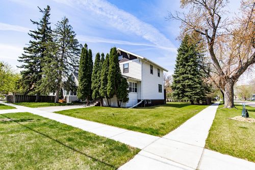 618 Oak St N, Fargo, ND, 58102-3826 | Card Image
