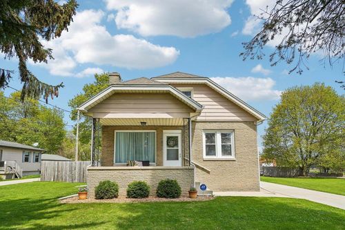 2670 4 1/2 Mile Rd, Caledonia, WI, 53402-1718 | Card Image