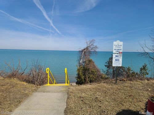 7175 Birchcrest Rd, Lexington, MI, 48450-8915 | Card Image