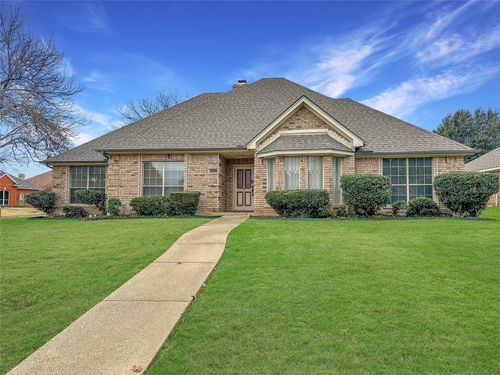 1320 Thistlewood Dr, Desoto, TX, 75115-7700 | Card Image