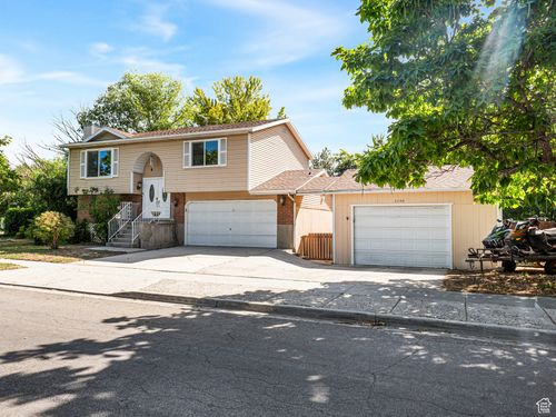 11143 S Sandy Dunes Dr, Sandy, UT, 84094-5370 | Card Image
