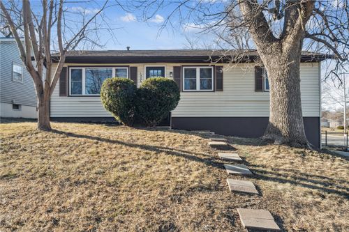 1536 Woodside Dr Nw, Cedar Rapids, IA, 52405-1339 | Card Image