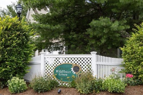 37-37 Daisy Ln, Raynham, MA, 02767-1875 | Card Image